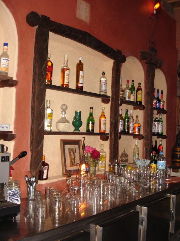 桑切斯莫莫2号酒店 奥伊俄贞 外观 照片